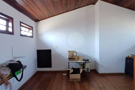Sobrado à venda com 3 quartos, sendo 2 suítes,  em Jardim Marica, Mogi das Cruzes, SP