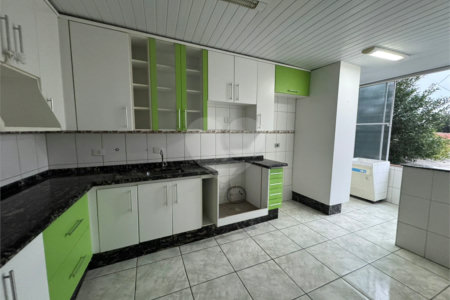 Casa à venda com 3 quartos, sendo 1 suíte,  em Jardim Imperador, Guarulhos, SP