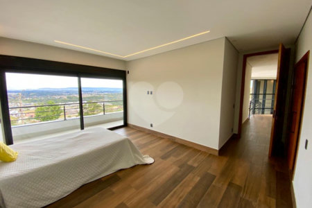 Casa à venda com 4 suítes em Monte Alegre, Vinhedo, SP