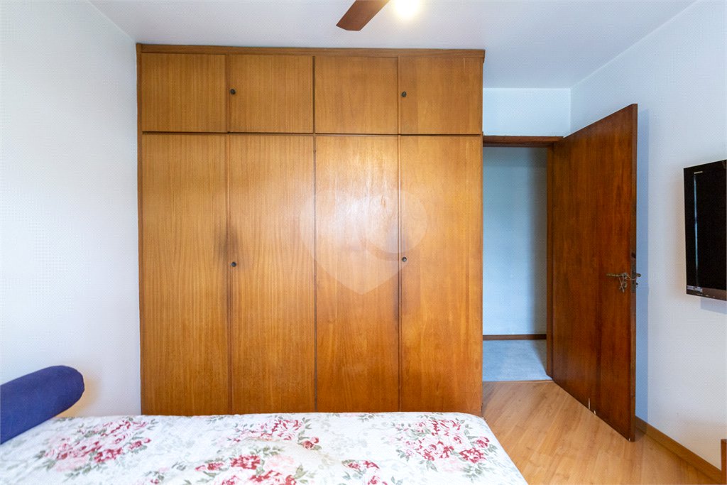 Casa à venda com 4 quartos, sendo 2 suítes, em Campo Belo, São Paulo, SP