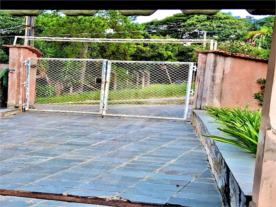 Chácara à venda com 4 quartos, sendo 1 suíte,  em Colinas II, Araçoiaba da Serra, SP