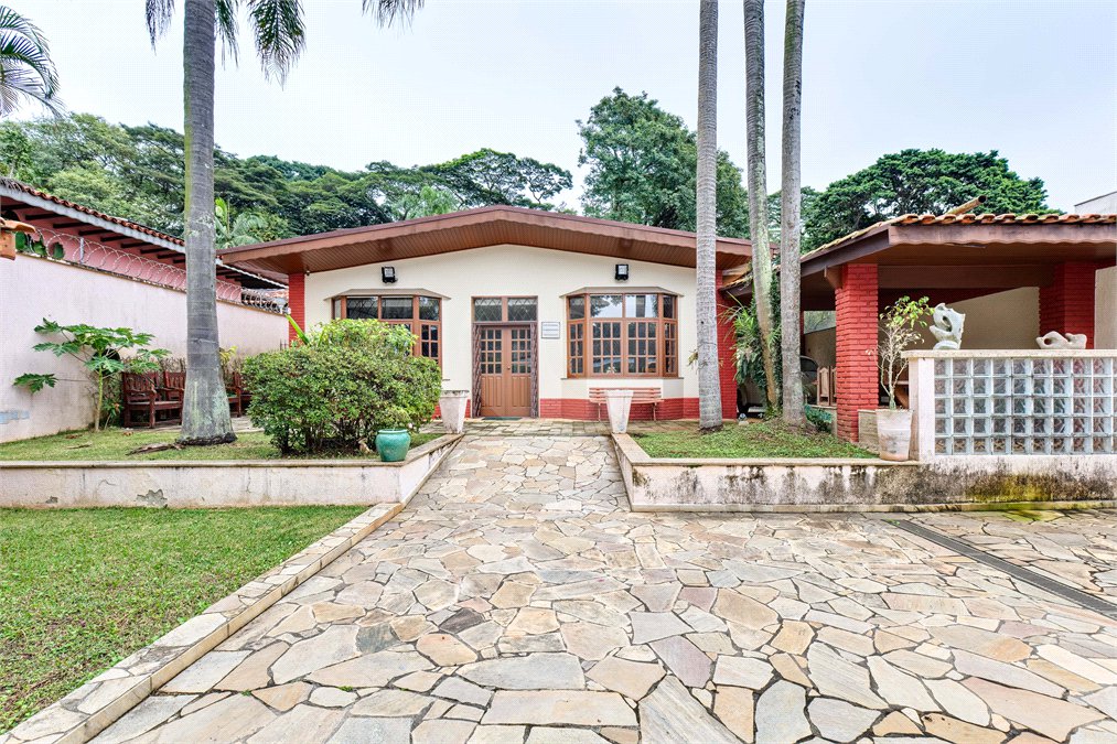 Casa à venda com 3 quartos, sendo 2 suítes, em Alto da Boa Vista, São Paulo, SP