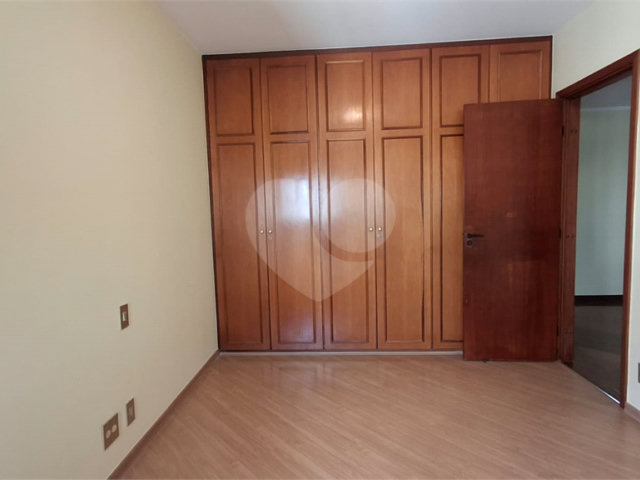 Apartamento para alugar com 3 quartos, sendo 1 suíte,  em Brooklin, São Paulo, SP