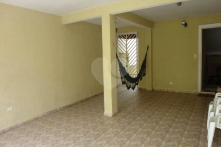 Casa à venda com 3 quartos, sendo 1 suíte, em Jardim Esmeralda, São Paulo, SP
