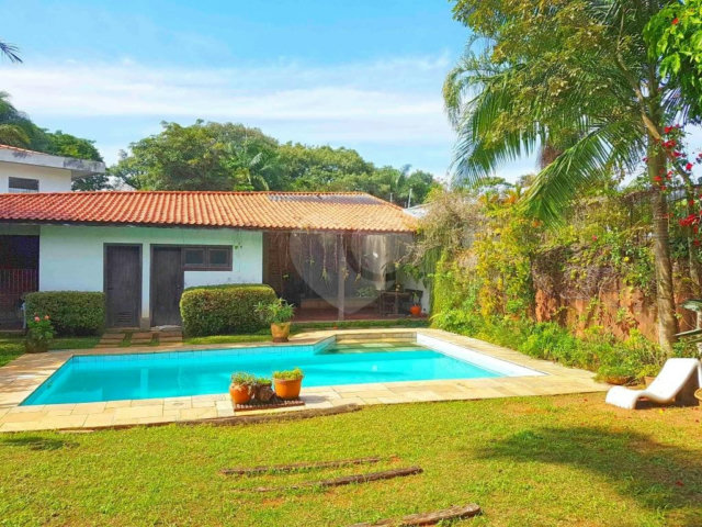Sobrado à venda com 4 quartos, sendo 2 suítes,  em Alto da Boa Vista, São Paulo, SP