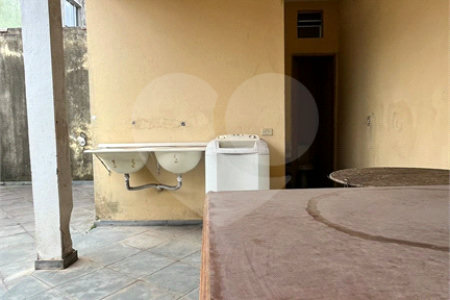 Casa Térrea à venda com 3 quartos em Jardim Dom José, São Paulo, SP