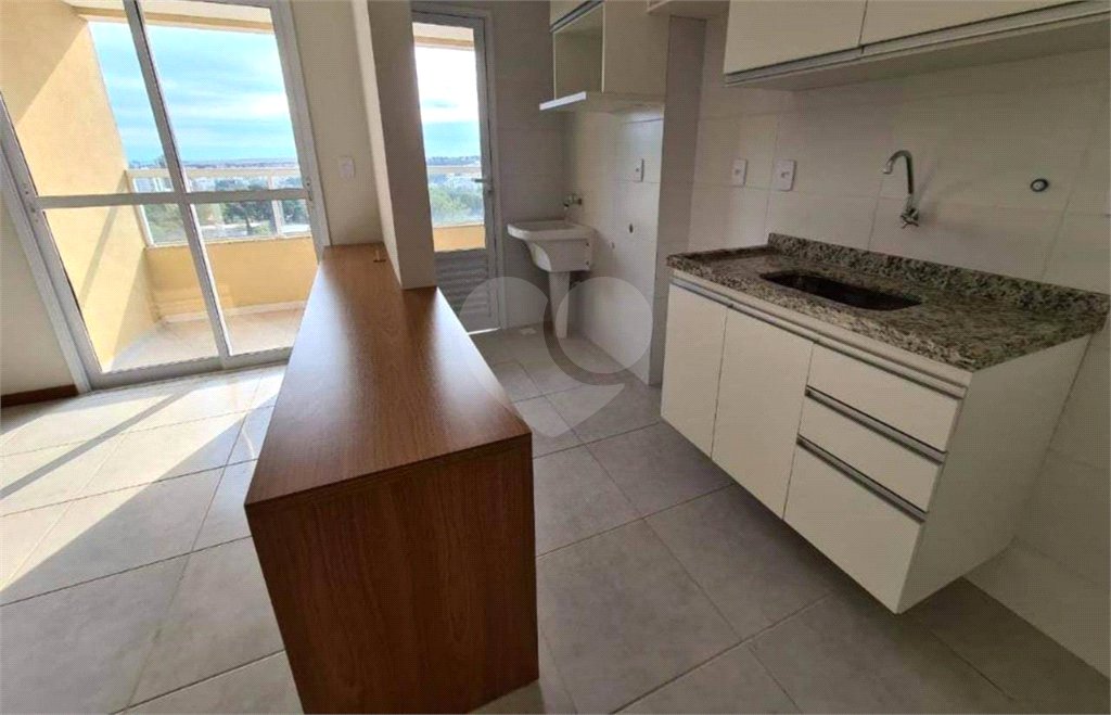 Apartamento no Condomínio Via Campus.
