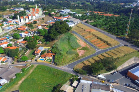 Terreno à venda com 1 suíte no condomínio Comercial Independência, Vinhedo - SP