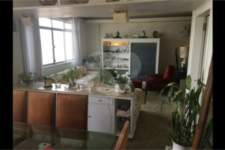 Lindo apartamento em ótima localização na Mooca!