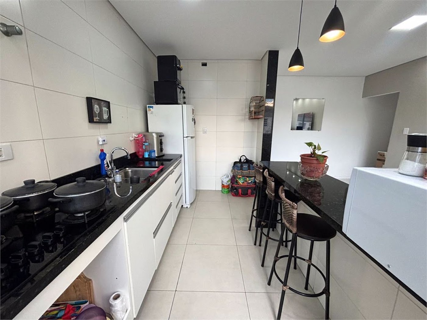Apartamento Residencial à venda, Gonzaga, Santos - AP0557.