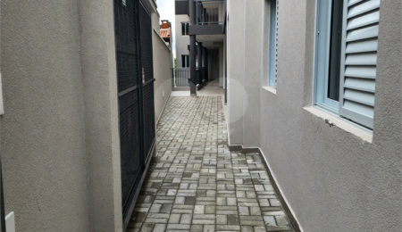 Casa à venda com 2 quartos, sendo 1 suíte,  no condomínio Residencial Sanches, São Paulo - SP