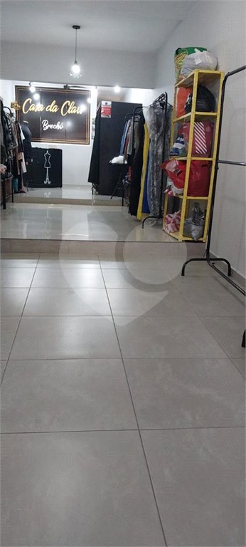 Sobrado à venda com 3 quartos, sendo 1 suíte,  em Jardim Regis, São Paulo, SP