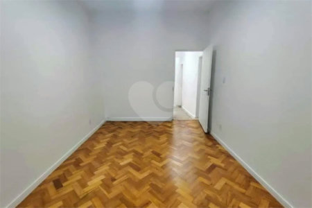 Apartamento à venda com 3 quartos, sendo 1 suíte,  em Copacabana, Rio de Janeiro, RJ