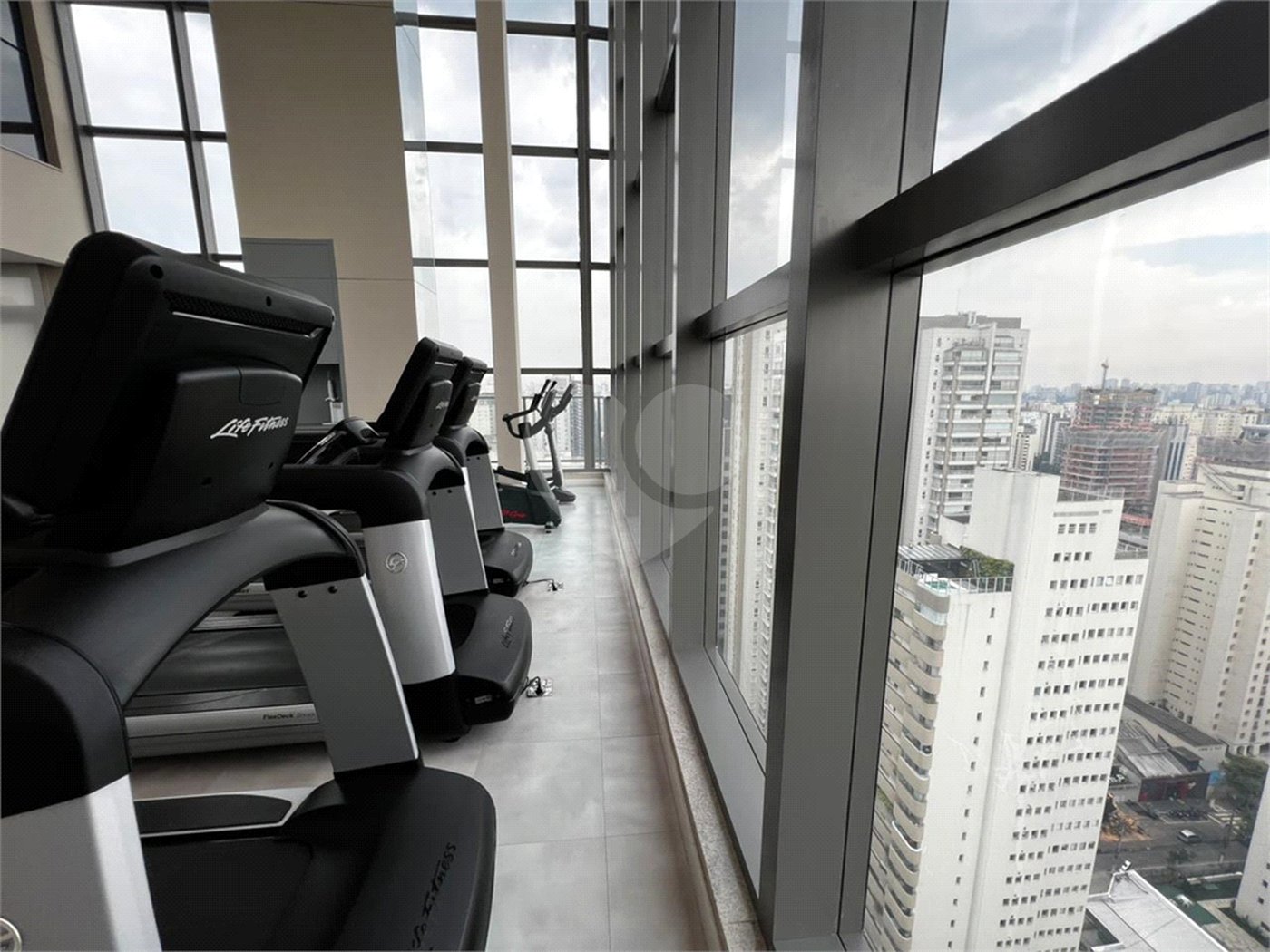 Apartamento à venda com 2 suítes em Indianópolis, São Paulo, SP