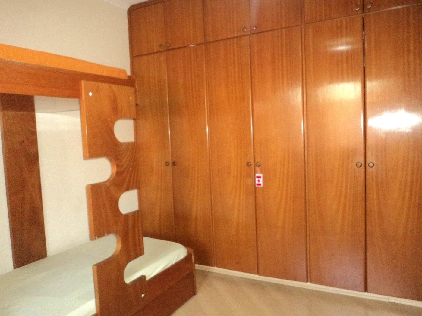 Casa à venda com 3 quartos, sendo 1 suíte, em Jardim Cláudia, São Paulo, SP