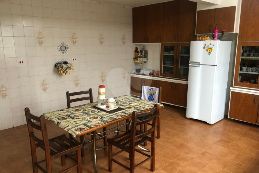 Sobrado à venda com 4 quartos, sendo 1 suíte, em Serra da Cantareira, Mairiporã, SP