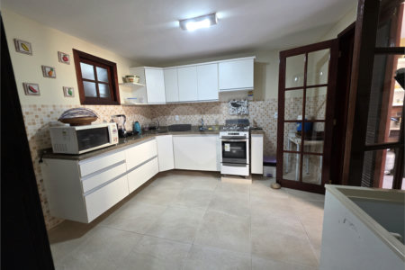 Casa à venda com 4 quartos, sendo 2 suítes, em Geribá, Armação dos Búzios, RJ