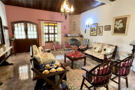 Chácara à venda com 4 quartos, sendo 1 suíte, em Pinheirinho, Vinhedo, SP