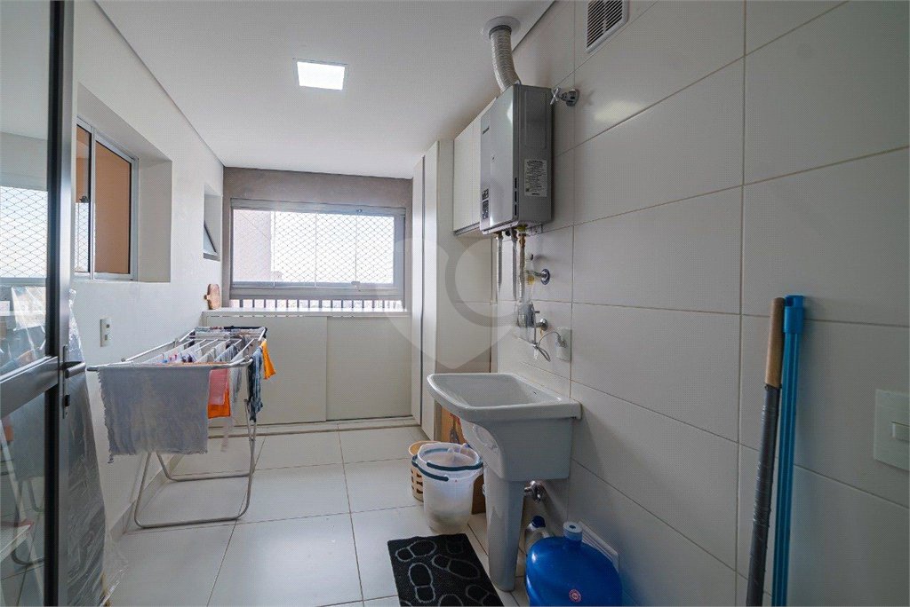 Apartamento à venda, 160m², 4 dormitórios, sendo 3 suítes, 2 vagas de garagem!