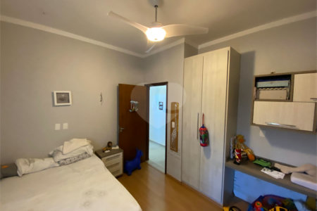 Casa térrea no Samambaia.