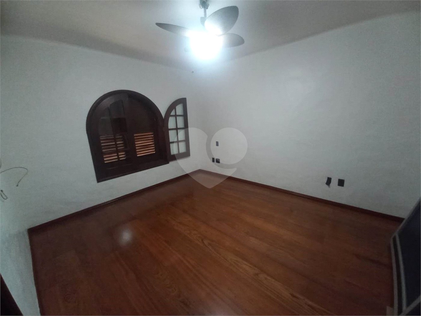 Casa térrea no Condomínio Faber I.