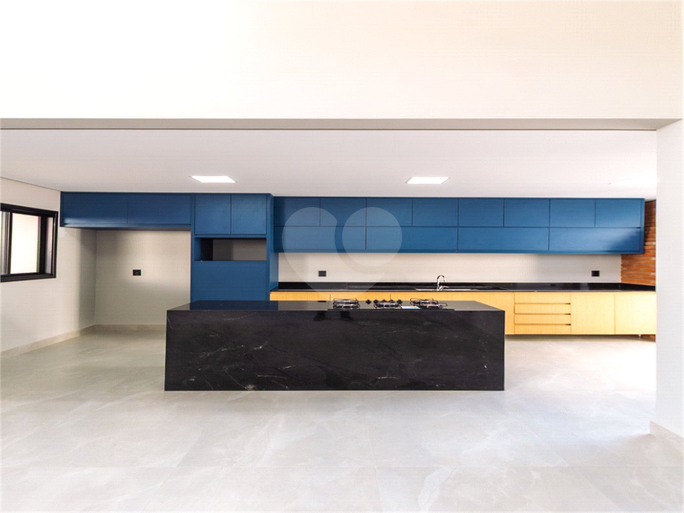 Indaiatuba- Jardim Bom Sucesso - Venda: R$ 765.000,00 - Área total: 150m² Área construída: 115m² - 3 dormitórios sendo 1 suíte com armário planejado; Cozinha integrada; Sala para dois ambientes; Banheiros com box gabinetes e espelhos; Área gourmet com churrasqueira a carvão e móveis planejados;