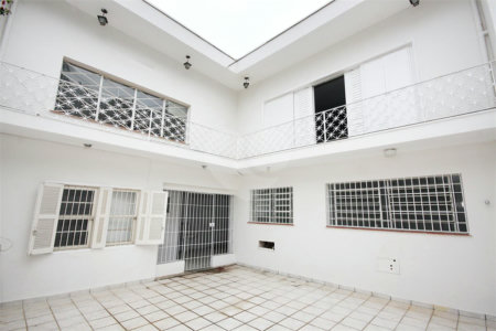 Sobrado à venda com 4 quartos, sendo 2 suítes,  em Alto da Boa Vista, São Paulo, SP