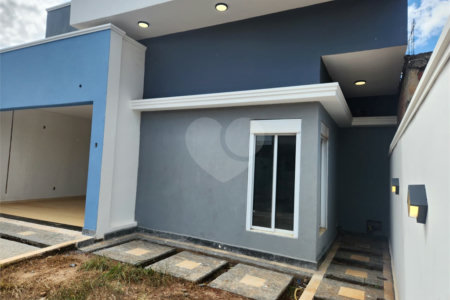 Casa à venda com 3 quartos, sendo 2 suítes, no condomínio Sollares, Araraquara - SP
