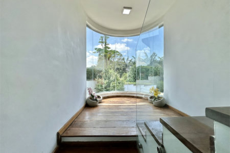 Casa à venda com 4 quartos, sendo 2 suítes,  no condomínio Granja Vianna II, Cotia - SP