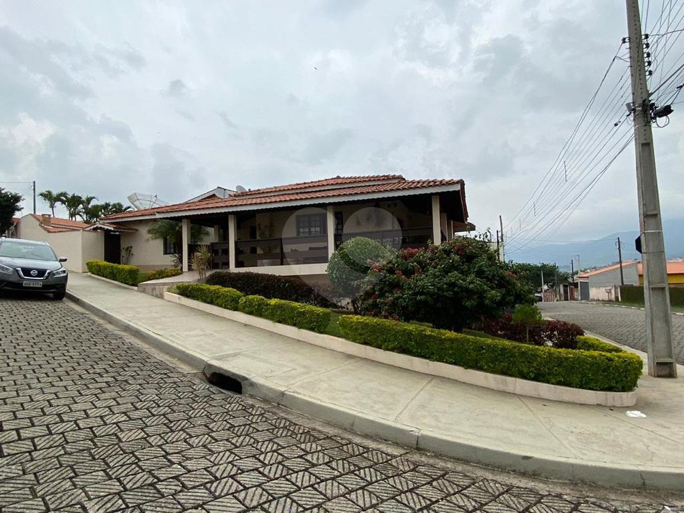Casa à venda com 4 quartos, sendo 1 suíte, no Centro, Bom Jesus dos Perdões, SP