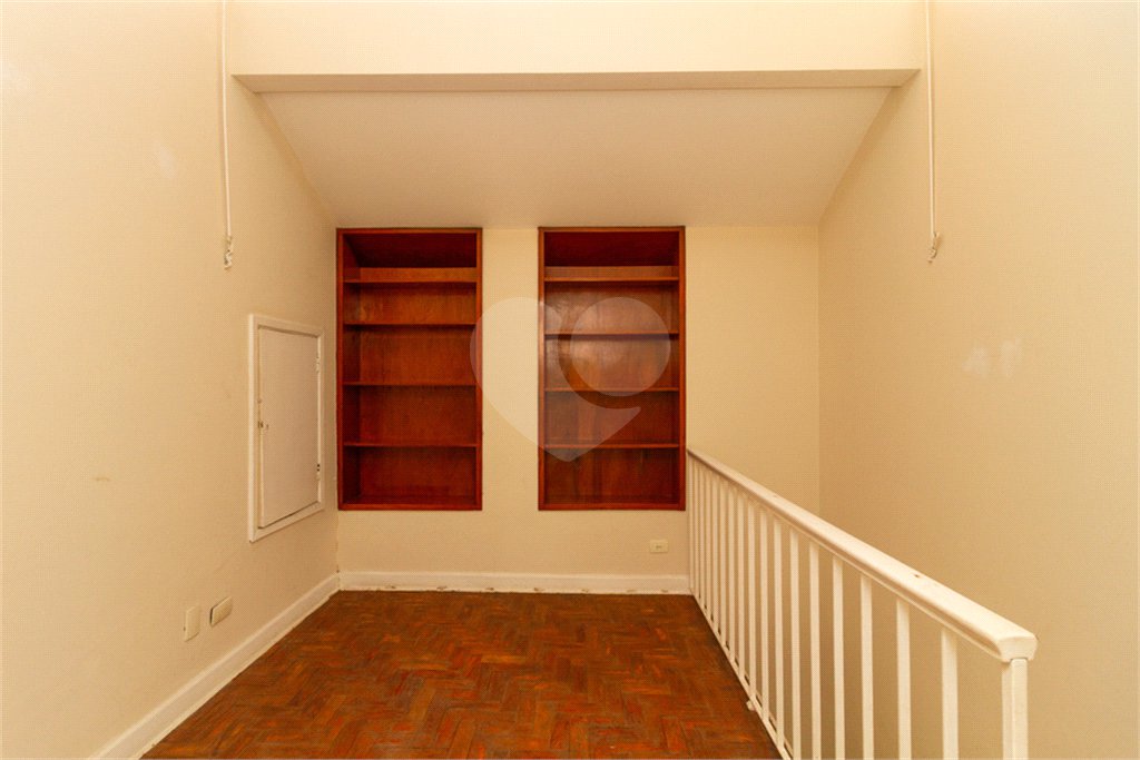 Sobrado à venda com 3 quartos, sendo 1 suíte, em Vila Olímpia, São Paulo, SP
