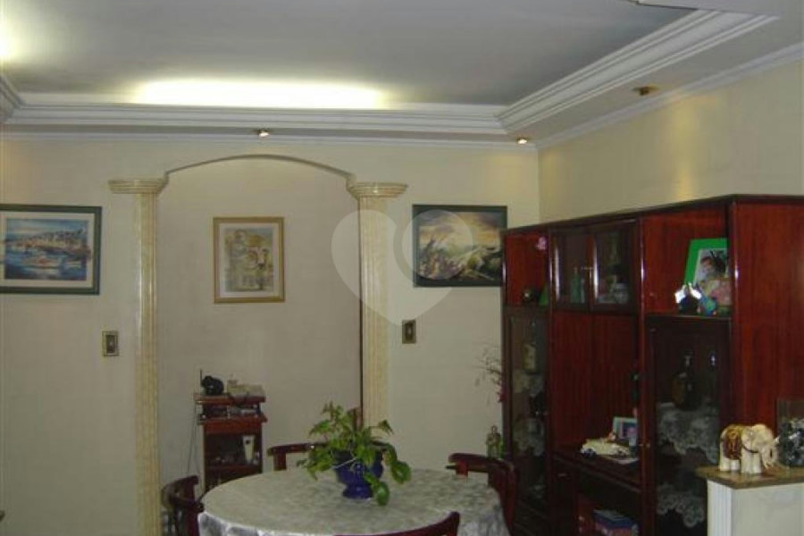 Sobrado à venda com 5 quartos, sendo 1 suíte, em Vila Nova Cachoeirinha, São Paulo, SP