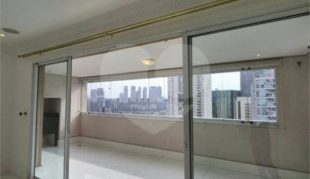 Apartamento para alugar com 3 quartos, sendo 2 suítes,  em Brooklin Paulista, São Paulo, SP