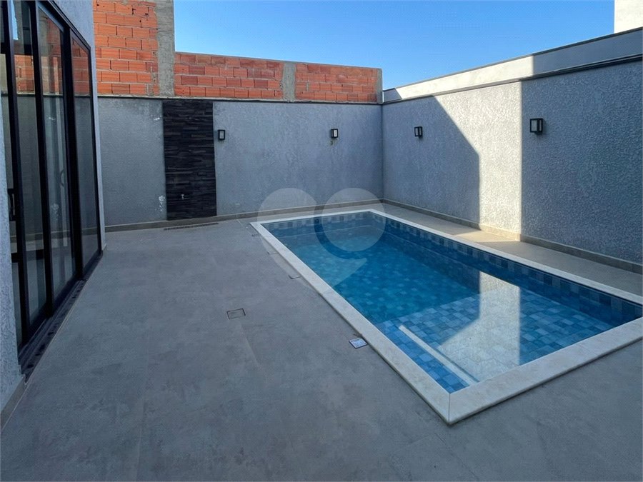 Casa à venda com 3 quartos, sendo 1 suíte, no condomínio Helena Maria, Sorocaba - SP