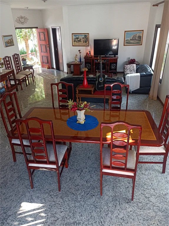 Sobrado à venda com 5 quartos, sendo 4 suítes,  em Rolinópolis, São Paulo, SP