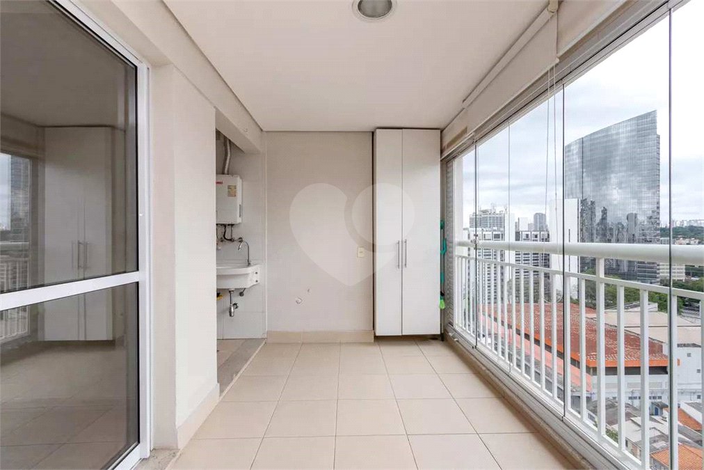 Apartamento à venda com 2 suítes em Vila Cordeiro, São Paulo, SP