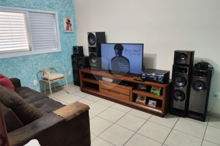 Sobrado à venda com 3 quartos, sendo 2 suítes, em Vila Romão, Salto, SP