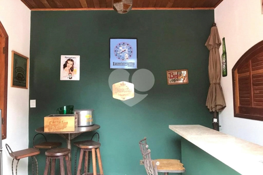 Casa à venda com 5 quartos, sendo 3 suítes, no condomínio Alpes da Cantareira, Mairiporã - SP