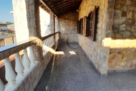 Casa à venda com 4 quartos, sendo 1 suíte, em Bangu, Rio de Janeiro, RJ
