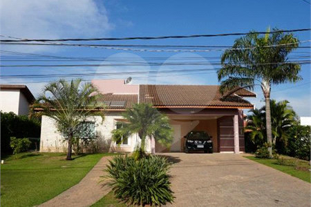 Casa para alugar com 4 quartos, sendo 2 suítes, no condomínio Mont Serrat, Salto - SP