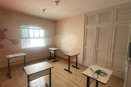 Casa Térrea à venda com 4 quartos em Vila Oliveira, Mogi das Cruzes, SP
