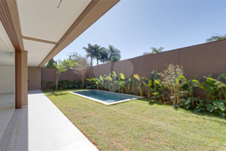 Casa à venda com 4 suítes no condomínio Casa Flora Badra, São Paulo - SP