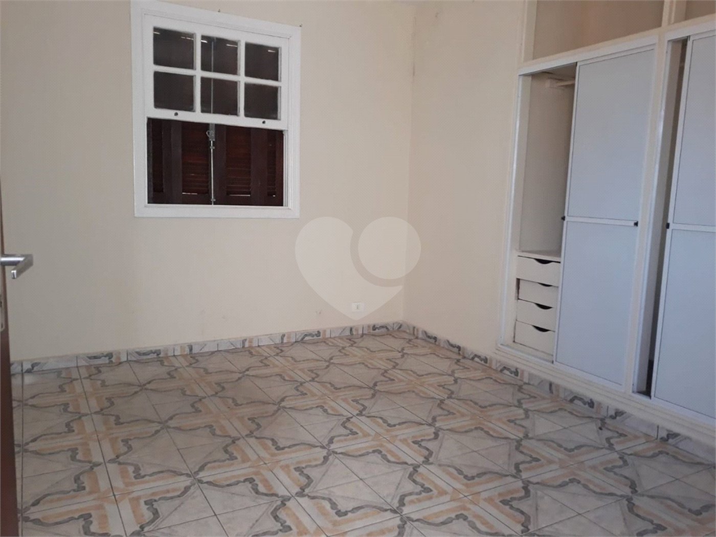 Sobrado para alugar com 4 quartos no Centro, São Roque, SP