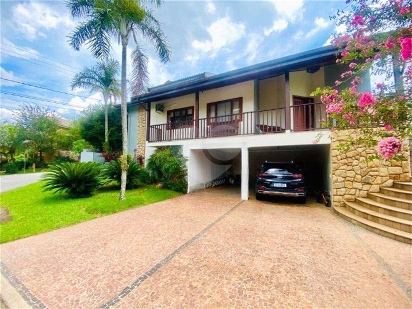 Casa à venda com 3 quartos, sendo 1 suíte, no condomínio Recanto dos Paturis, Vinhedo - SP