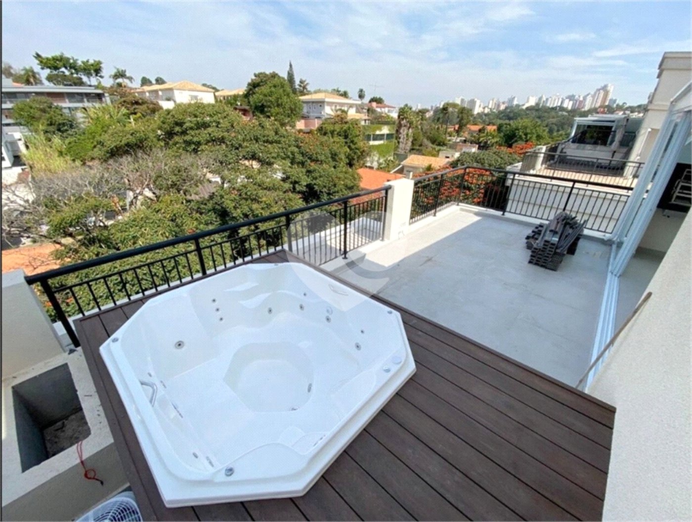 Apartamento à venda com 1 suíte em Jardim Leonor, São Paulo, SP