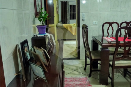 Sobrado à venda com 2 quartos, sendo 1 suíte, em Jardim Vale das Virtudes, São Paulo, SP