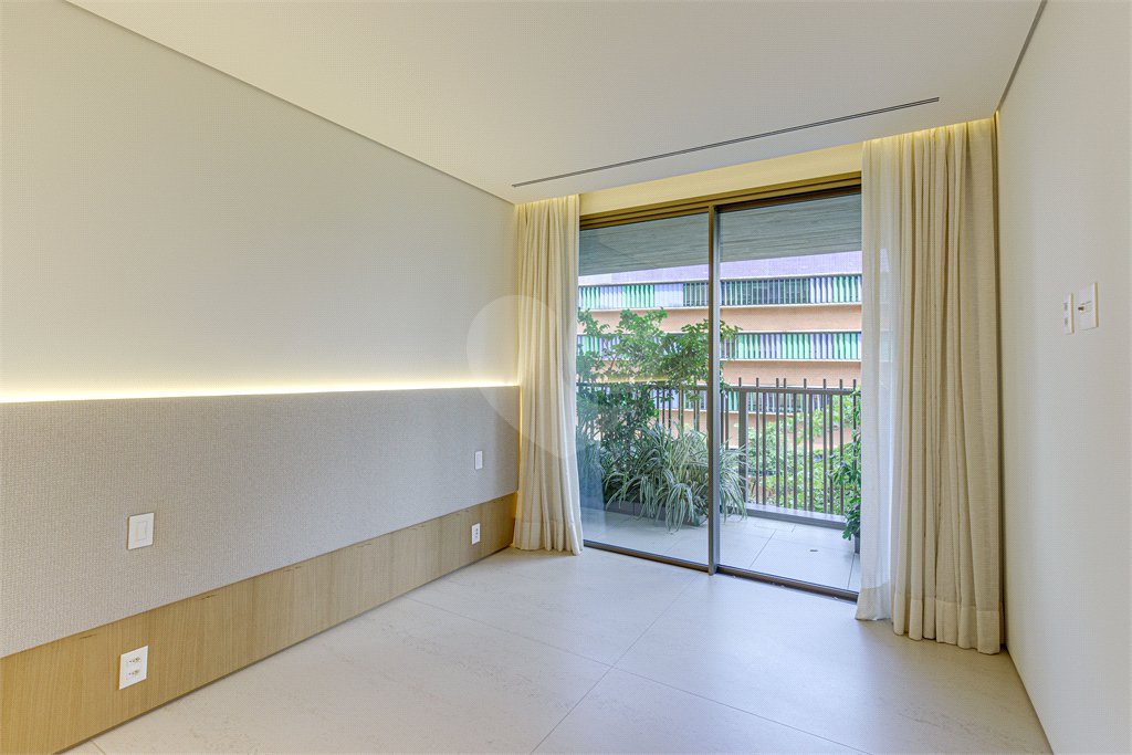 Apartamento à venda com 4 suítes em Moema, São Paulo, SP