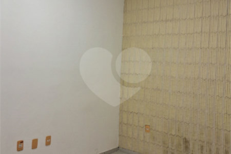 Casa à venda com 3 quartos em Anhangabaú, Jundiaí, SP