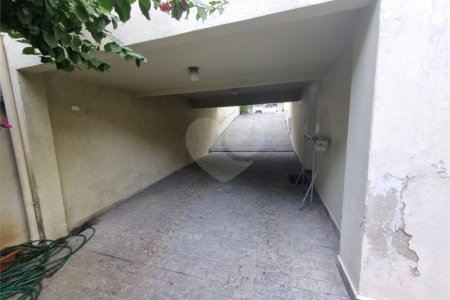 Casa à venda com 4 quartos, sendo 1 suíte,  em Vila Clementino, São Paulo, SP