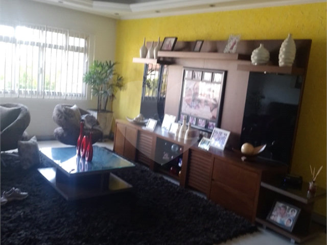 Sobrado à venda com 6 quartos, sendo 2 suítes,  em Tremembé, São Paulo, SP